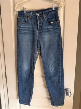 Slim Straight Levi’s jeans